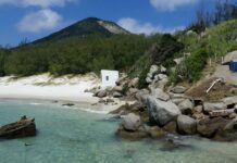 Denúncia de destruição do Paiol dos pescadores pela Marinha, na Ilha do Farol, Arraial do Cabo Cabo Frio - Ilha do Farol