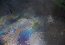 Vazamento de óleo de origem desconhecida atinge Baía de Guanabara