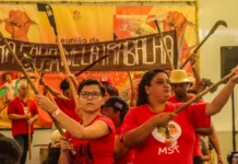 MST celebra 40 anos em ato político com presença de ministros e lideranças partidárias e populares