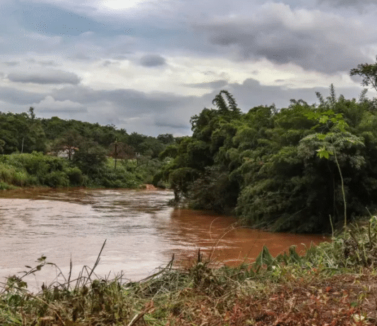 Impactos da mineração em MG e SP no Rio Paraíba do Sul: quem fiscaliza risco de contaminação em rio que abastece 9 milhões no Rio de Janeiro?