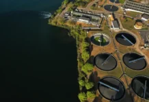 Privatização da água: fundos estrangeiros avançam sobre o saneamento brasileiro com dinheiro público