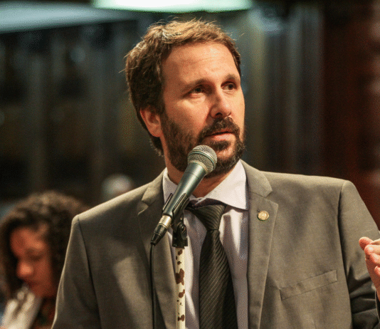 Deputado Flávio Serafini fala sobre justiça climática na XVIII Feira de Responsabilidade Socioambiental em Macaé