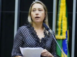 ‘Temos que exigir o banimento do glifosato’, diz pesquisadora Larissa Bombardi após despublicação de artigo que atestava segurança do agrotóxico