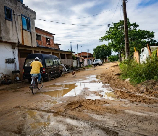 Nas cidades campeãs em royalties de petróleo, gasta-se muito, mas pobreza persiste