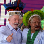 Reportagem revela como rede complexa de ONGs, corporações, bancos de desenvolvimento e capital filantrópico está remodelando a “bioeconomia” da Amazônia