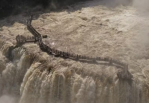 Passarela das Cataratas do Iguaçu é interditada após vazão aumentar sete vezes no Paraná; veja o que muda na visitação